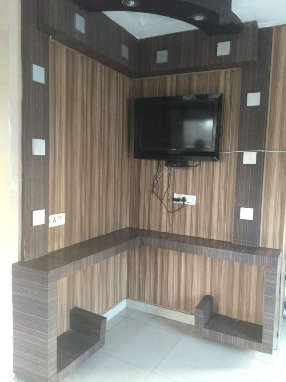 הרידוואר Hotel Kings Inn מראה חיצוני תמונה