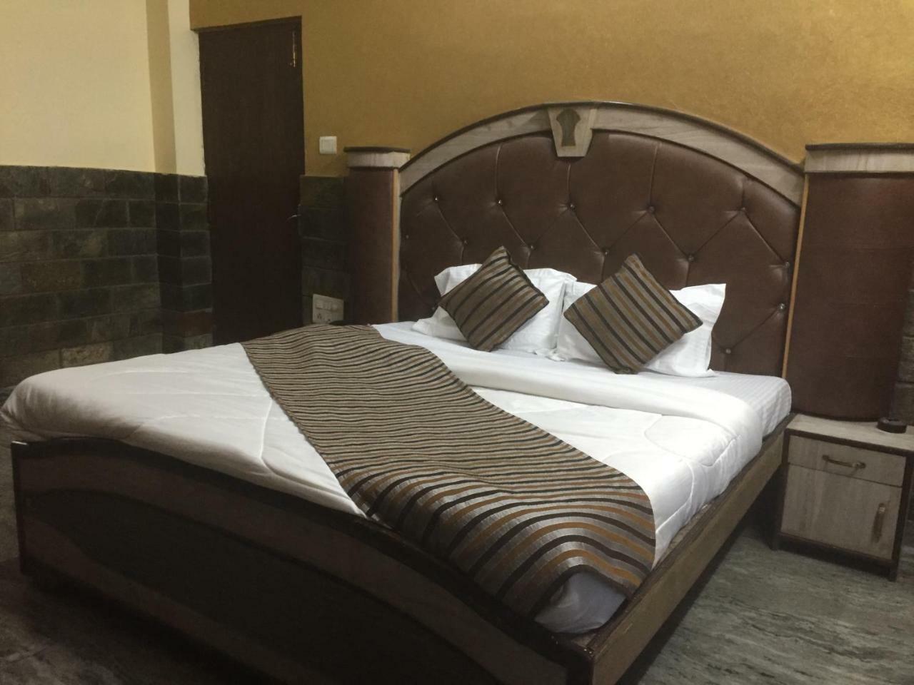 הרידוואר Hotel Kings Inn מראה חיצוני תמונה