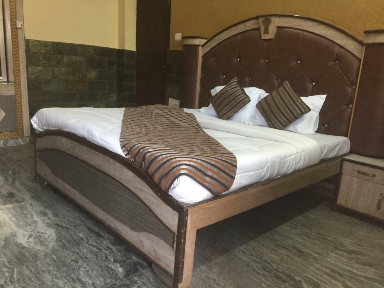 הרידוואר Hotel Kings Inn מראה חיצוני תמונה
