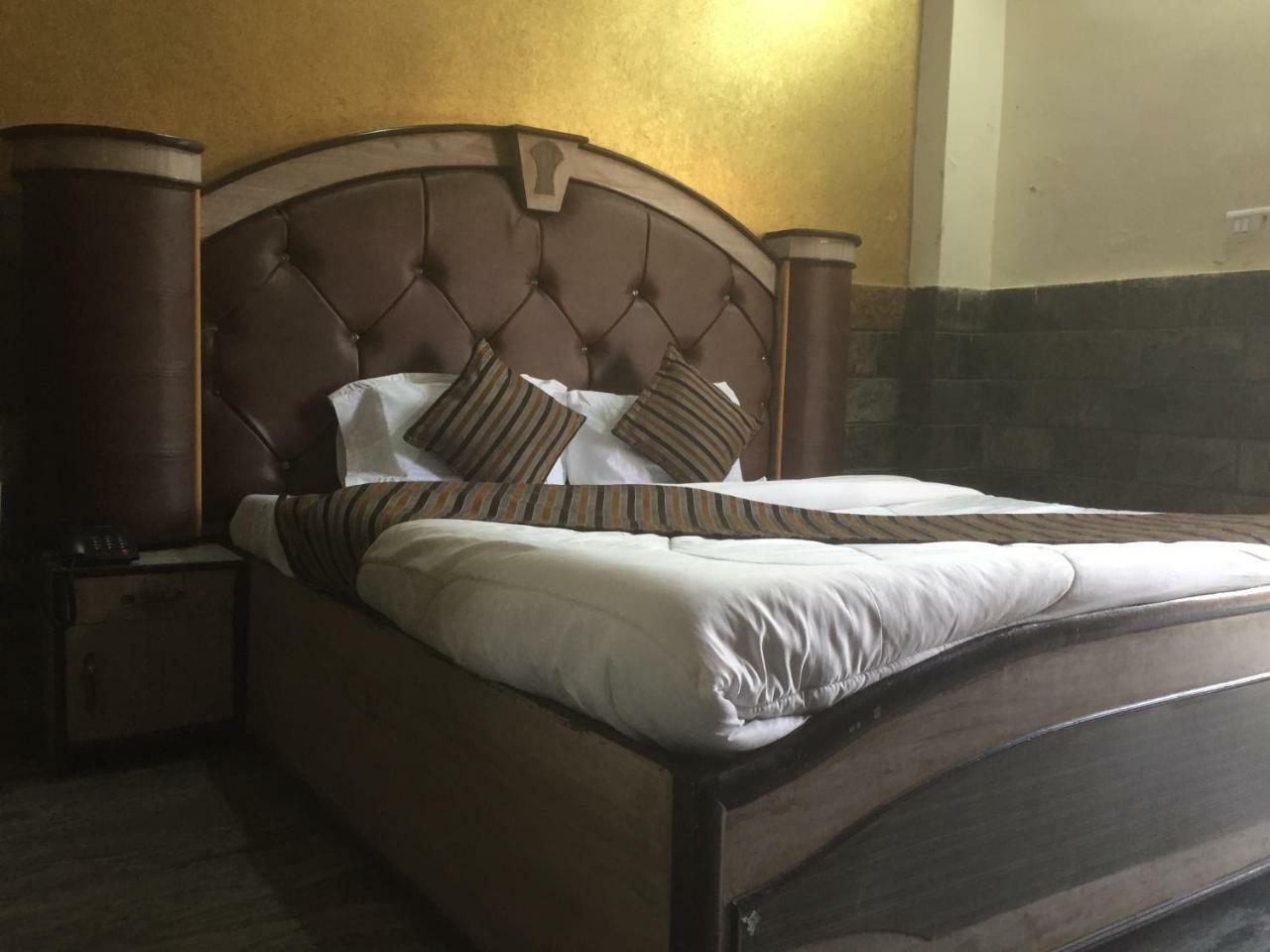 הרידוואר Hotel Kings Inn מראה חיצוני תמונה