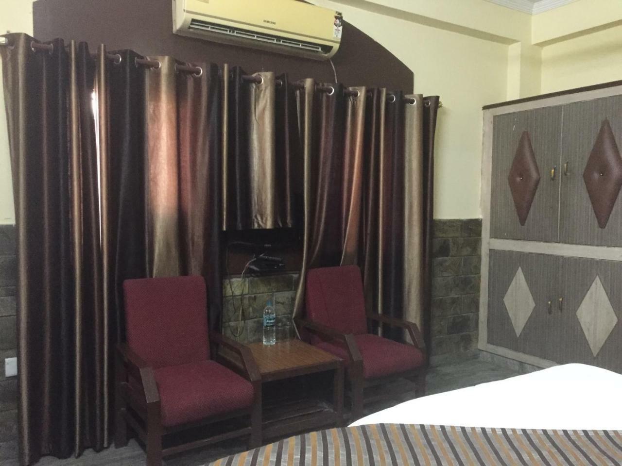 הרידוואר Hotel Kings Inn מראה חיצוני תמונה